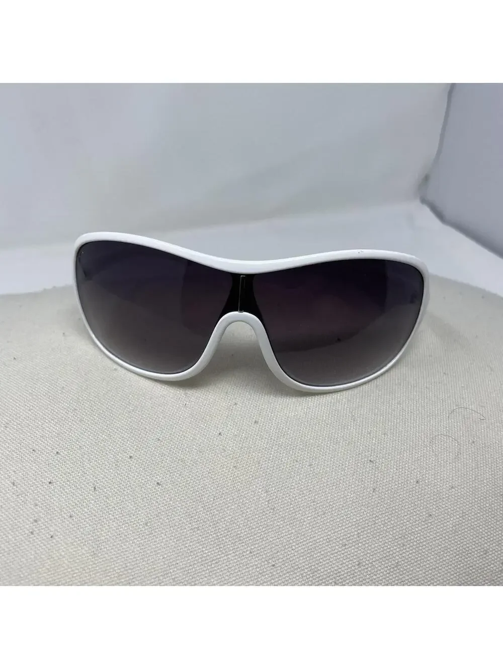 Perry Ellis Men's White and Silver Sunglass
